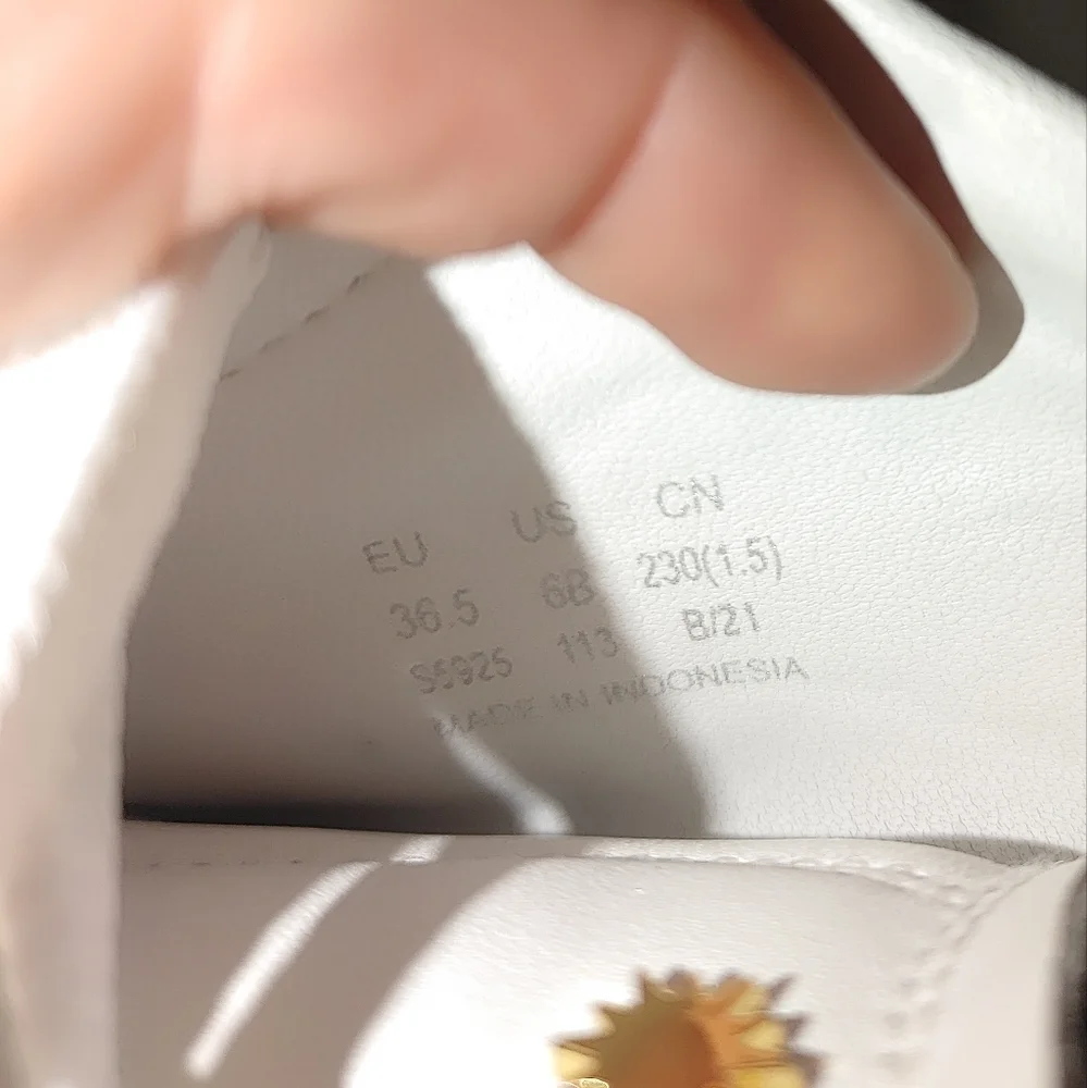 Stuart Weitzman pre owned